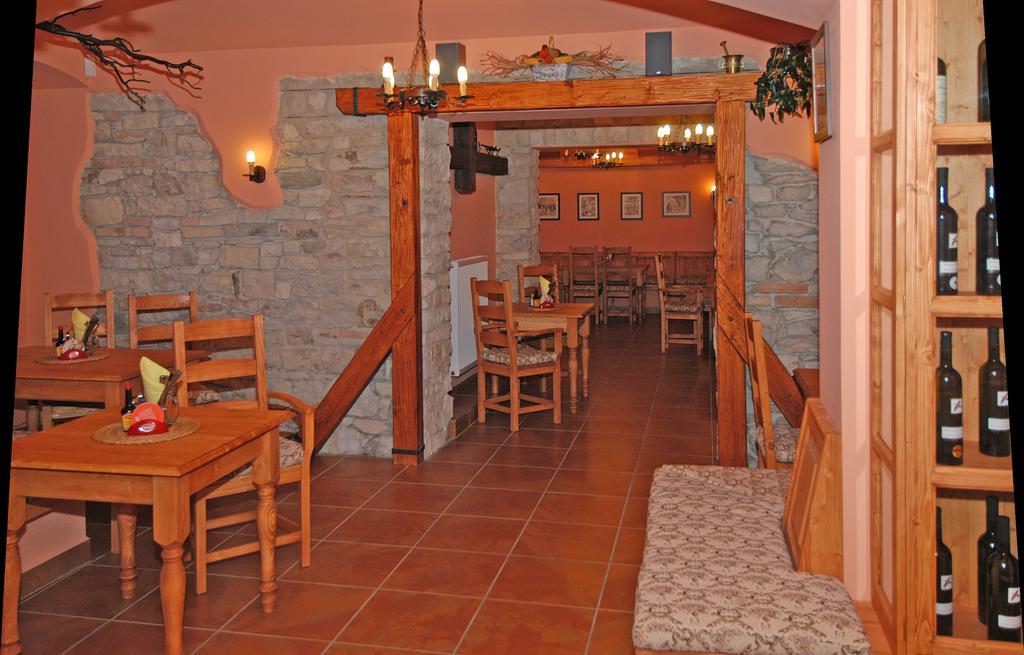 Hotel U Radnice Louny Εξωτερικό φωτογραφία