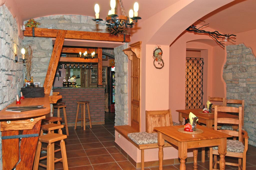 Hotel U Radnice Louny Εξωτερικό φωτογραφία