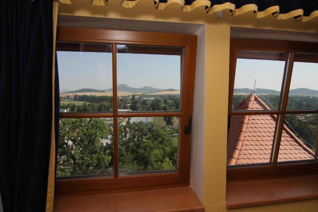 Hotel U Radnice Louny Εξωτερικό φωτογραφία