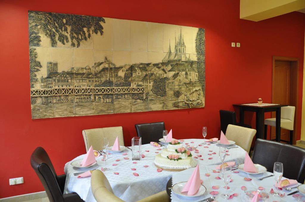 Hotel U Radnice Louny Εξωτερικό φωτογραφία