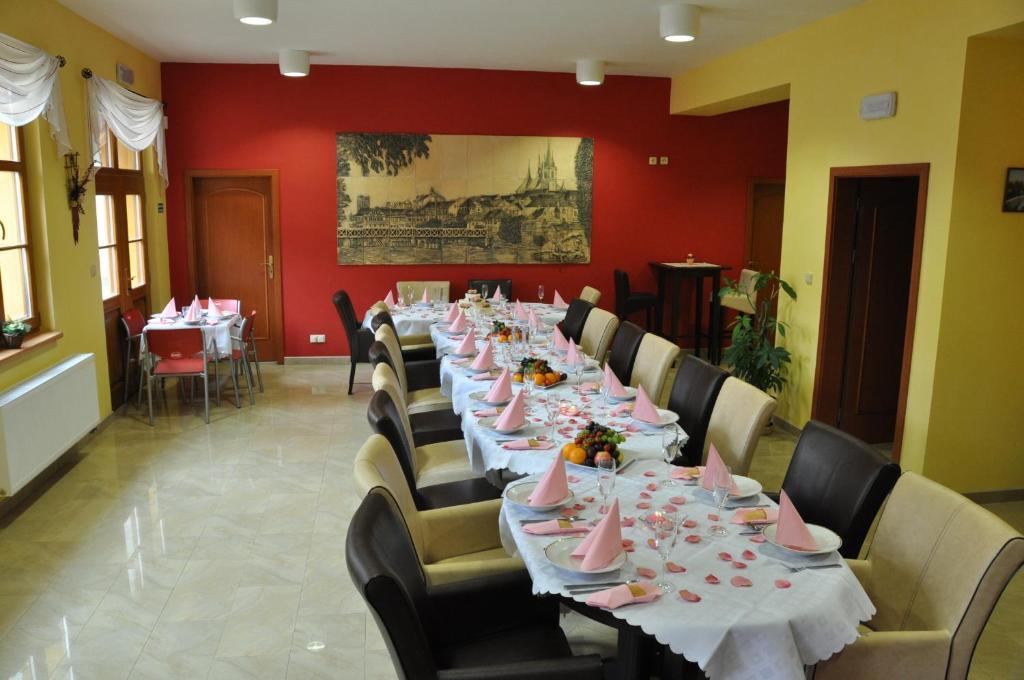 Hotel U Radnice Louny Εξωτερικό φωτογραφία